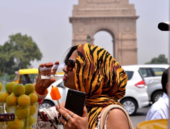 Scorching Temperatures in Delhi’s Outskirts Trigger Health Concerns