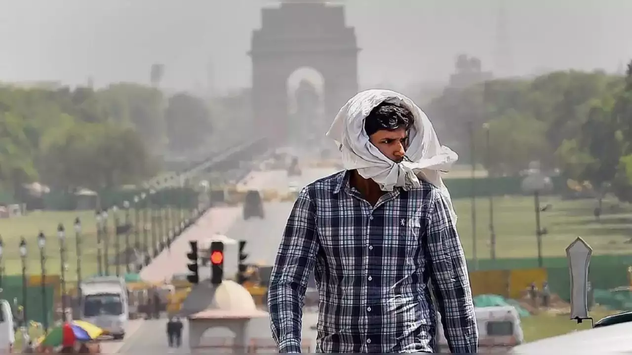 Delhi Heatwave Alert Narela Scorches at 45.7°C, IMD Issues Warning