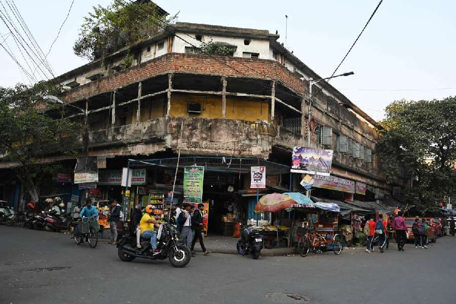KMC to Rehabilitate Park Circus Hawkers