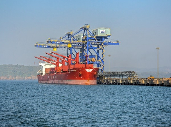 Maharashtra Maritime Board Urges Port Sector to Decarbonize Operations
