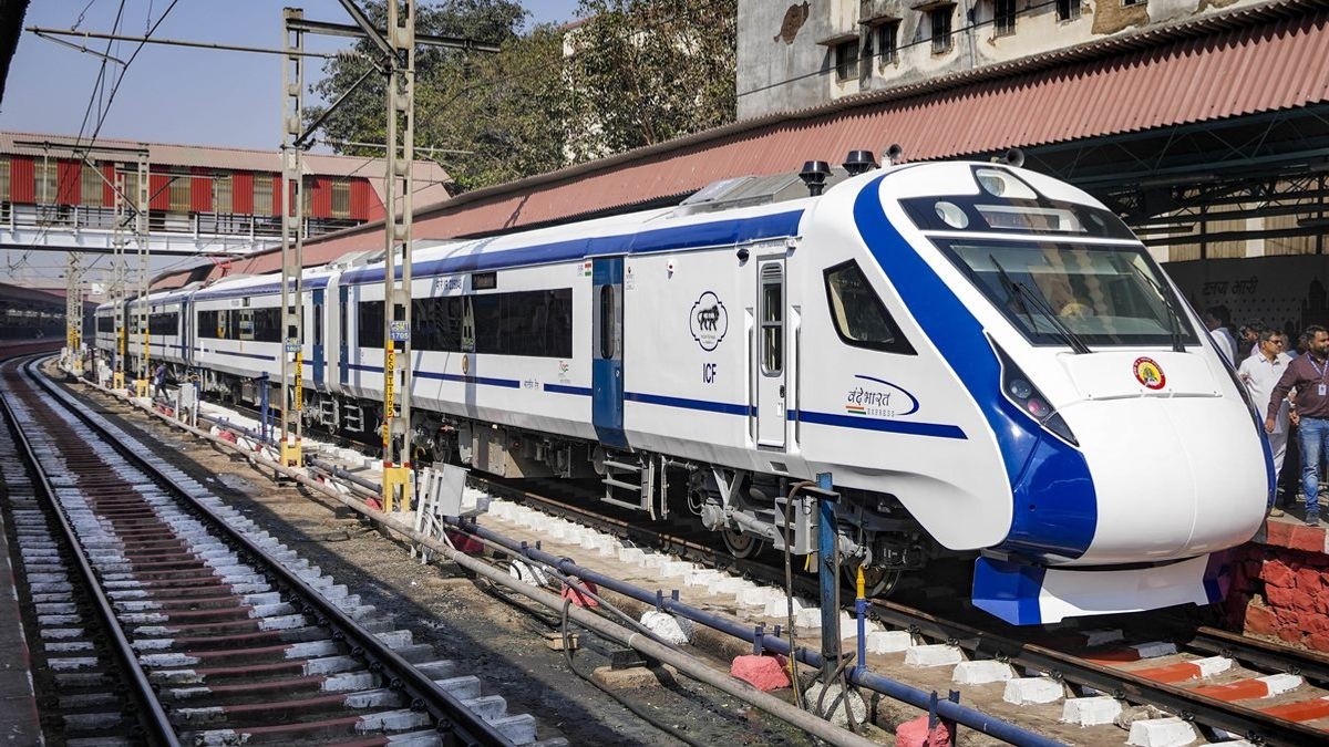Vande Bharat Cuts Madurai-Bengaluru Travel Time