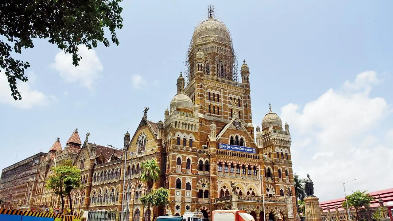 BMC Set to Introduce Stringent Guidelines for Mumbai Hoardings