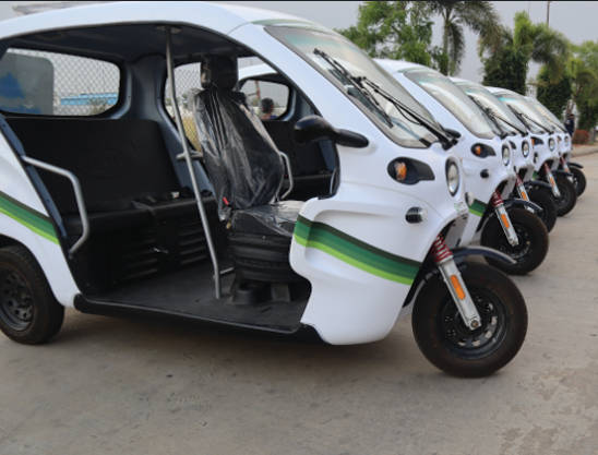 DMRC Rolls Out 1,100 E-Autos to Enhance Metro Accessibility