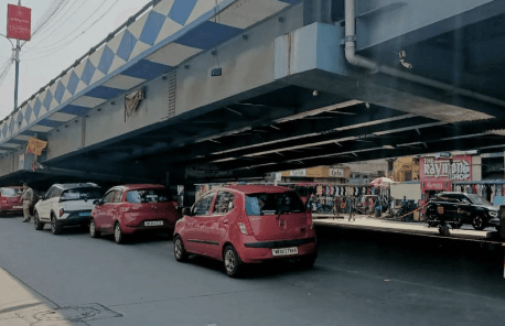 KMC Implements Free Parking at Gariahat Flyover Amid Agency Transition