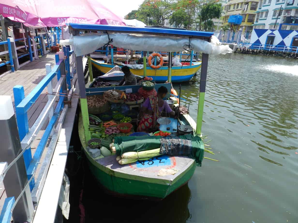 Kolkata Patuli Floating Market in Crisis Over Dengue Risk