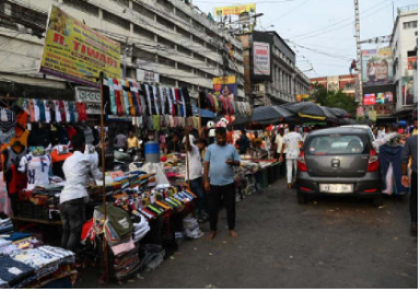 Kolkata's Crackdown on Pavement Obstructions Yields Night-time Results