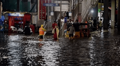 Rain hard Hits Hyderabad, Civic Authorities Spring into Action