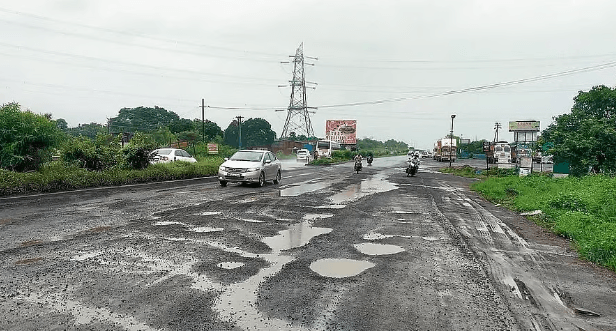 Mumbai-Nashik Highway Faces Early Concrete Road Cracks