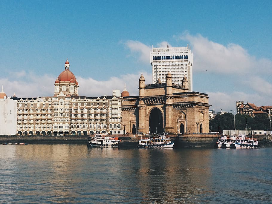 Weather Alert Mumbai's Warm July 31 with Good Air Quality