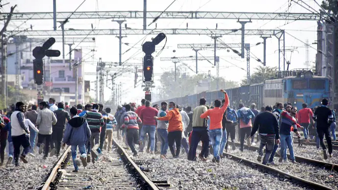 Diva Junction Commuters Protest Train Delays