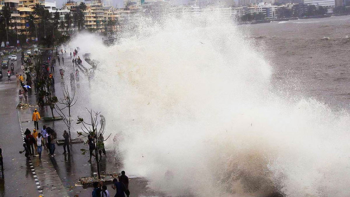 Mumbai Drenched Nearly 100 mm Rainfall Boosts Lake Levels