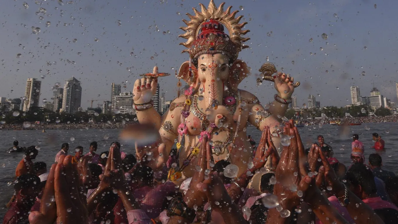 Mumbai Roads to be Fixed Before Ganeshotsav
