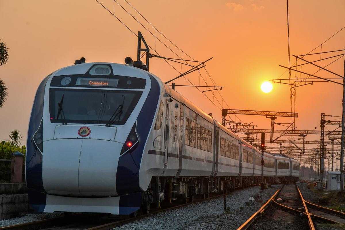 Vande Bharat 20-Coach Trial to Boost Mumbai-Ahmedabad Connection