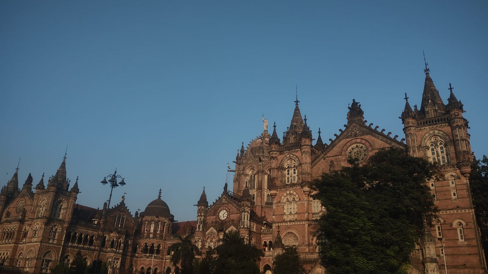 Today’s Mumbai Weather Rain and Warm Temperatures