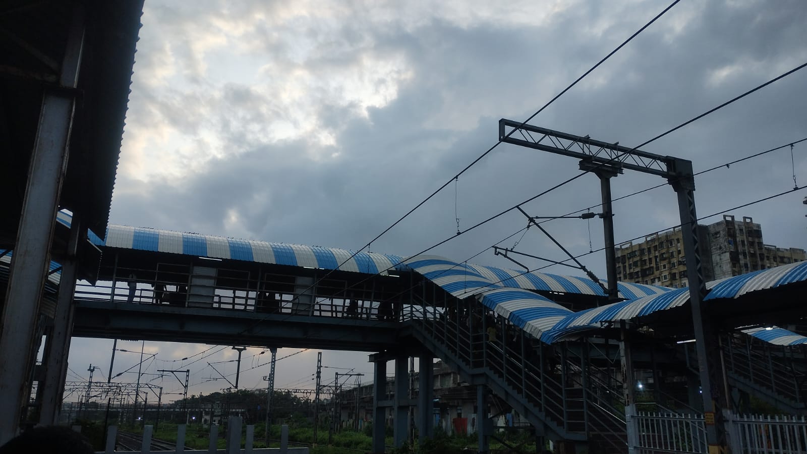 Mumbai Locals Hit by 6th Line Upgrades
