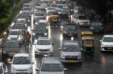 Lucknow’s Traffic Paralysed by Rain and VIP Movements
