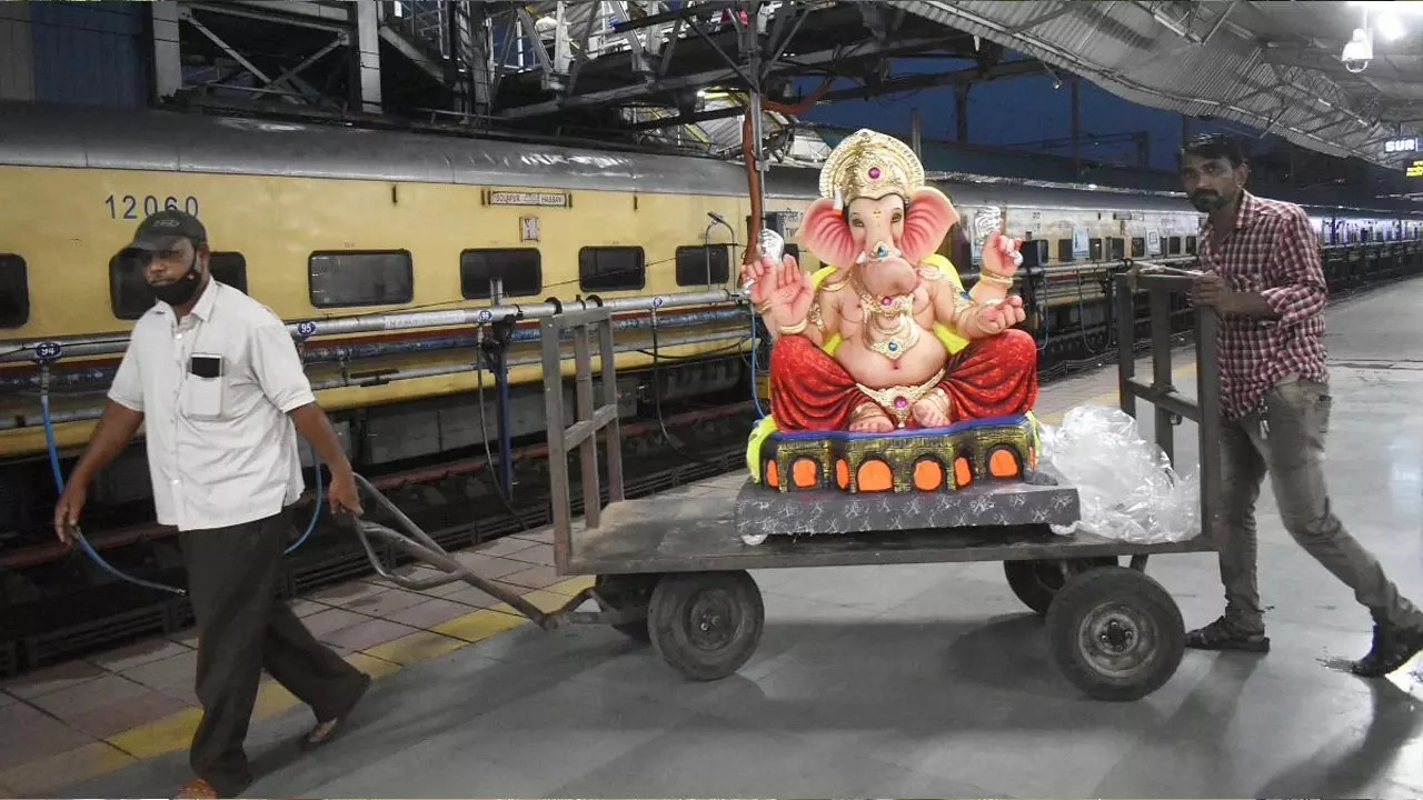 Mumbai Railways Announce Special Late-Night Trains for Ganeshotsav