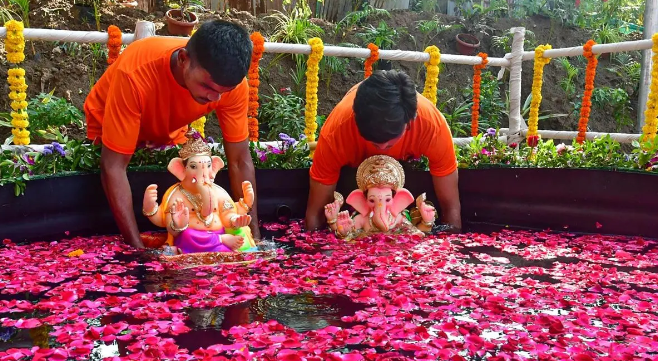 Hyderabad's GHMC Ensures Smooth Ganesh Idol Immersions