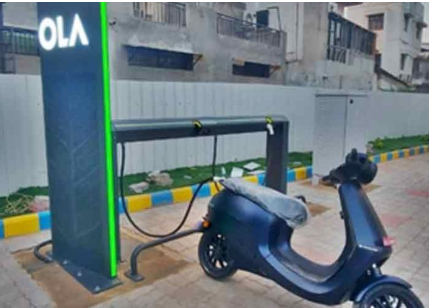 Bengaluru Woman Protest Against Ola Electric Scooter
