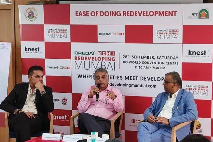 Mr. Domnic Romell, President of CREDAI-MCHI, addressed the media during a press conference in Mumbai, in the presence of Mr. Dhaval Ajmera, Secretary of CREDAI-MCHI, and Mr. Raajesh Prajapati, Chairman of PR & Communications, CREDAI-MCHI.