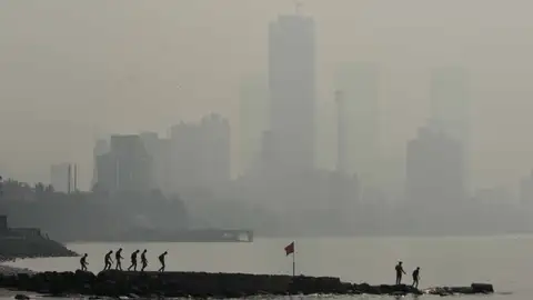 Mumbai Chokes: Air Quality Deteriorates to 'Poor' Category