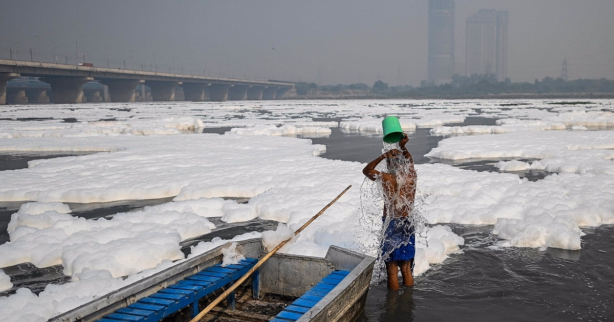 Frothy Yamuna and smog add to Delhi’s pollution woes