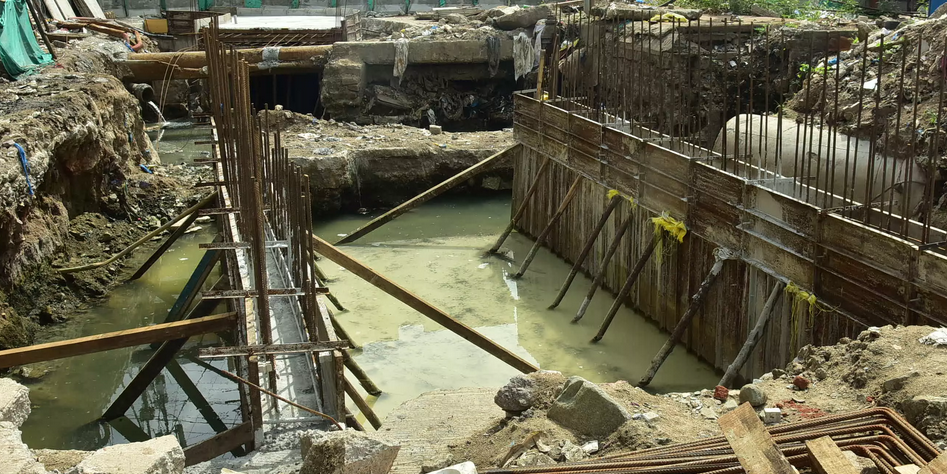 Stagnant Water Spurs Health Alarms in Hyderabad’s Tolichowki