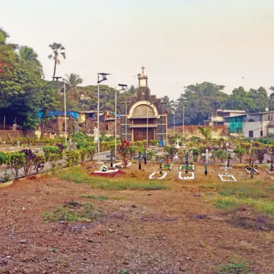 Bandra Residents Protest Road Plans Through Cemetery