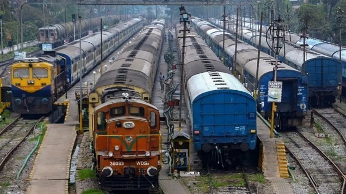 Railways Manage Crowd Surge for Mahaparinirvan Din