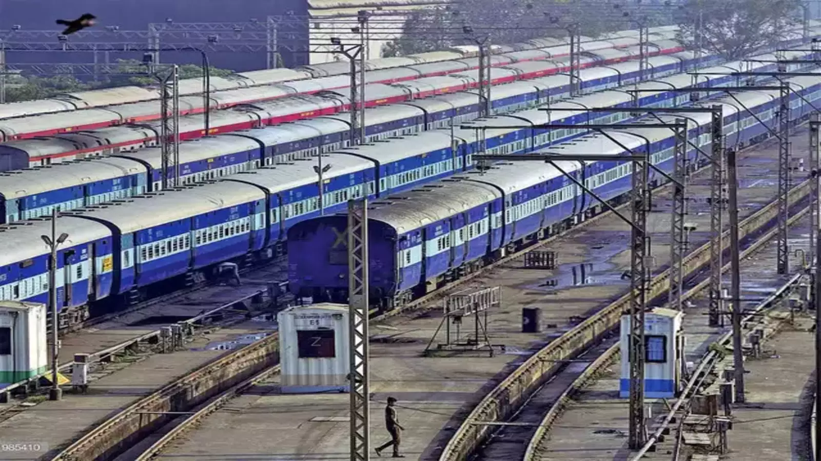 Western Railway’s Festive Rush as Over 33 Lakh Passengers Travel North