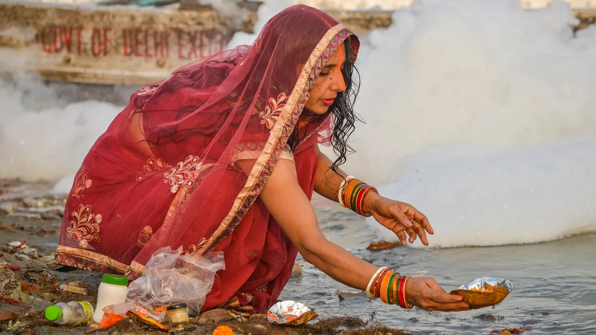 Delhi Court Highlights Yamuna Pollution, Restricts Chhath Puja Rituals