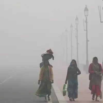 Delhi Faces Severe Air Quality Crisis Amid Smog Blanket