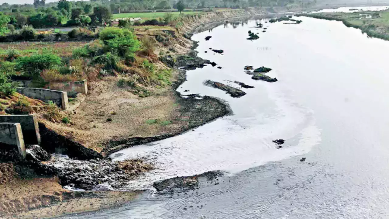 Ahemdabad’s AMC Under Fire Over Shilaj’s Sewage Nightmare