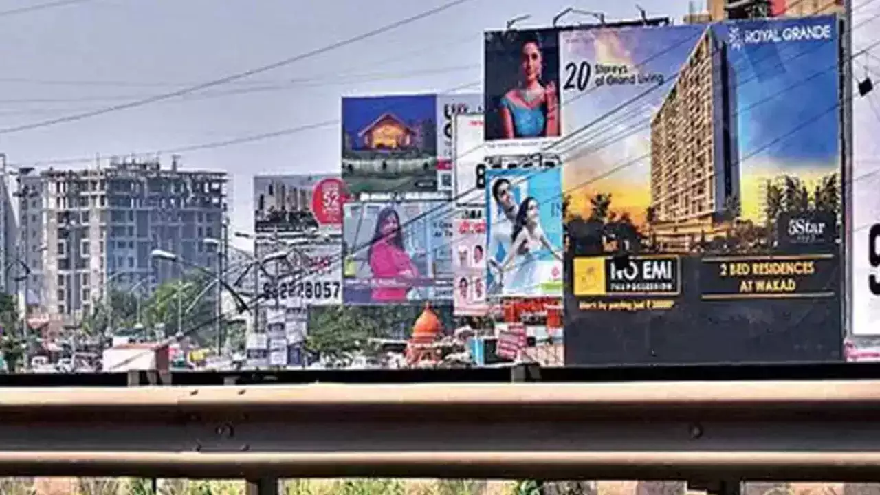 Pune Municipal Corporation Fails to Remove Illegal Hoardings