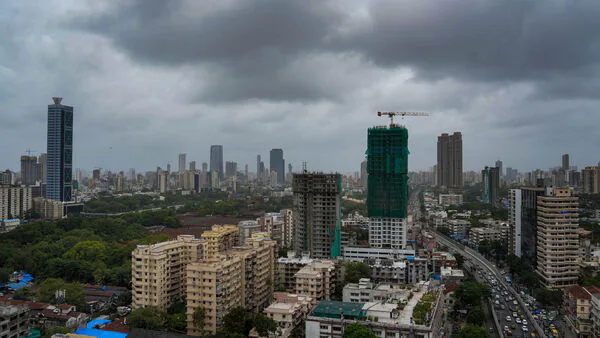 Mumbai Real Estate Sees 5% Growth in Registrations, Premium Housing Leads the Charge