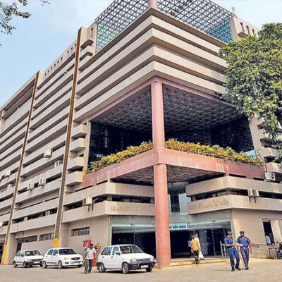 AMC Targets Tax Defaulters and Waste Violators in Ahmedabad