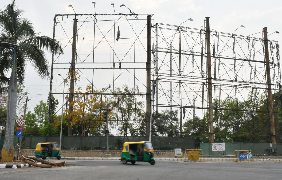 PCMC has decided to ban temporary flex displays after widespread misuse
