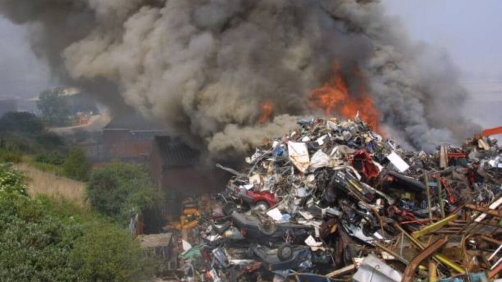 Residents Demand Action Against Pollution in Pune's Kudalwadi