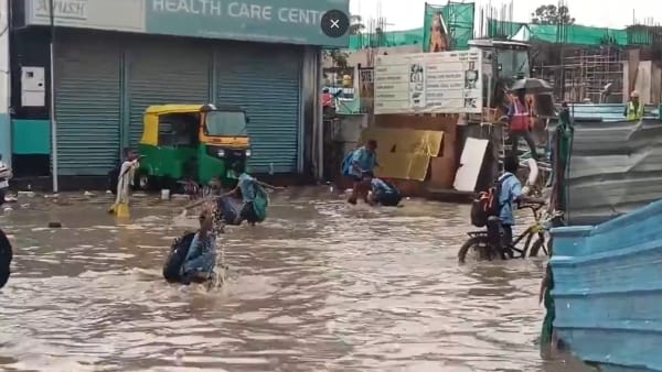 Rain causes traffic disruption, waterlogging and house collapse in Bengaluru