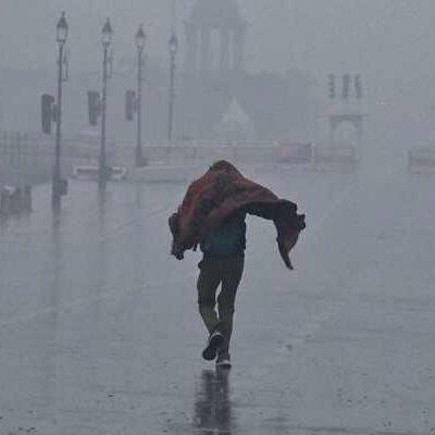 Dense Fog Hits Delhi-NCR, Causing Travel Disruptions Amid Cold Wave