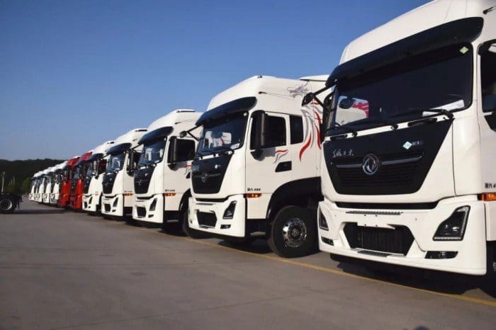 Nitin Gadkari Pushes for CNG and LNG Trucks to Reduce Logistics Costs and Enhance Road Safety