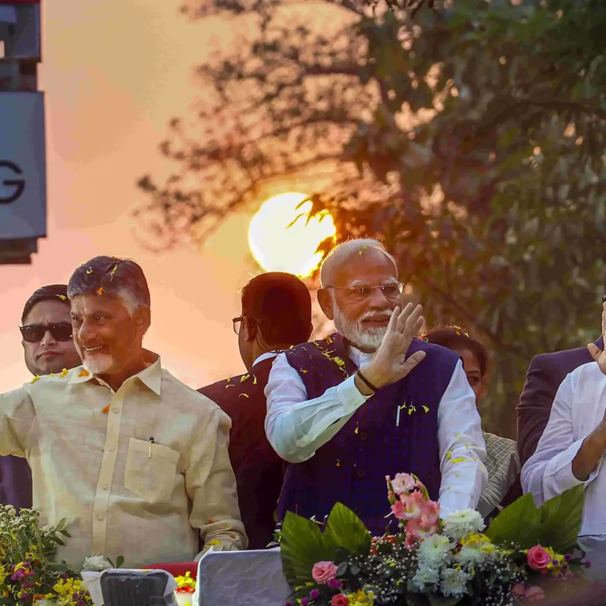 PM Modi Inaugurates ₹2 Lakh Crore Projects in Visakhapatnam, Including Green Hydrogen Hub