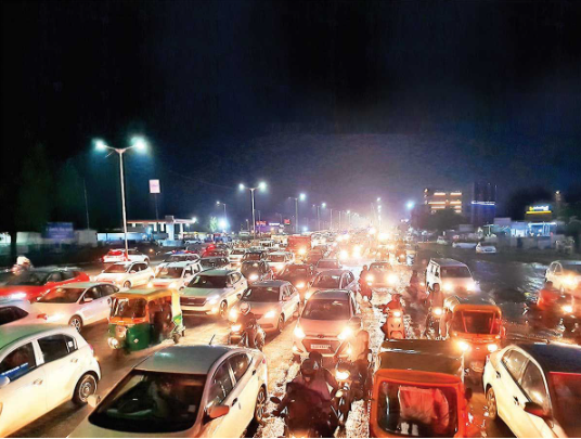 Nighttime Traffic Snarls Haunt SG Road Expansion in Ahemdabad Efforts