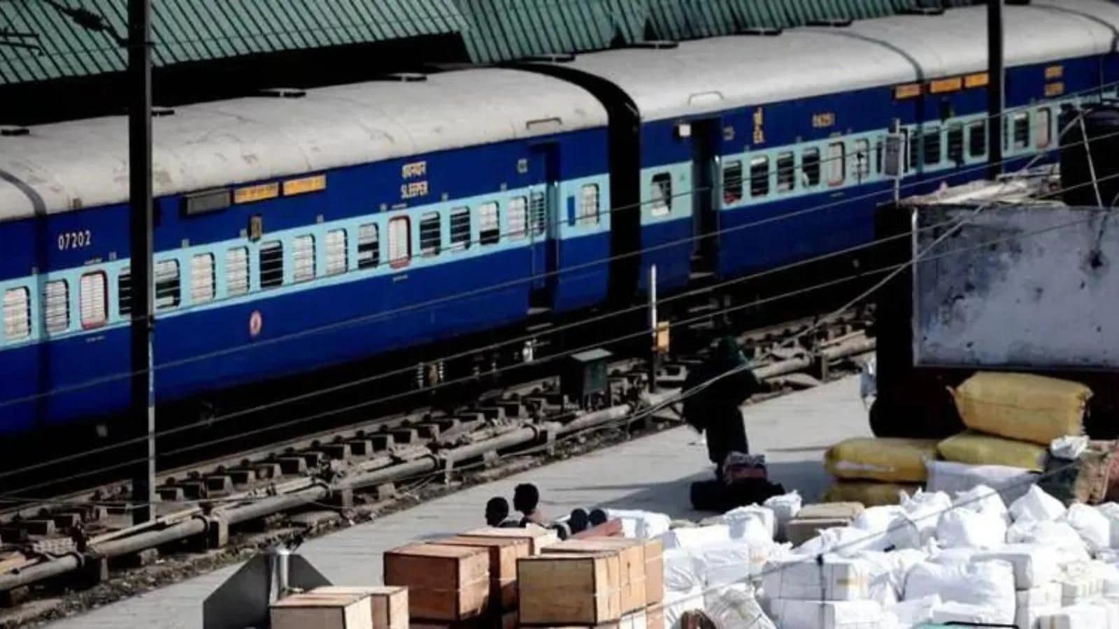 Pune Railway Division Struggles with Chain-Pulling, Stone-Pelting Incidents in 2024