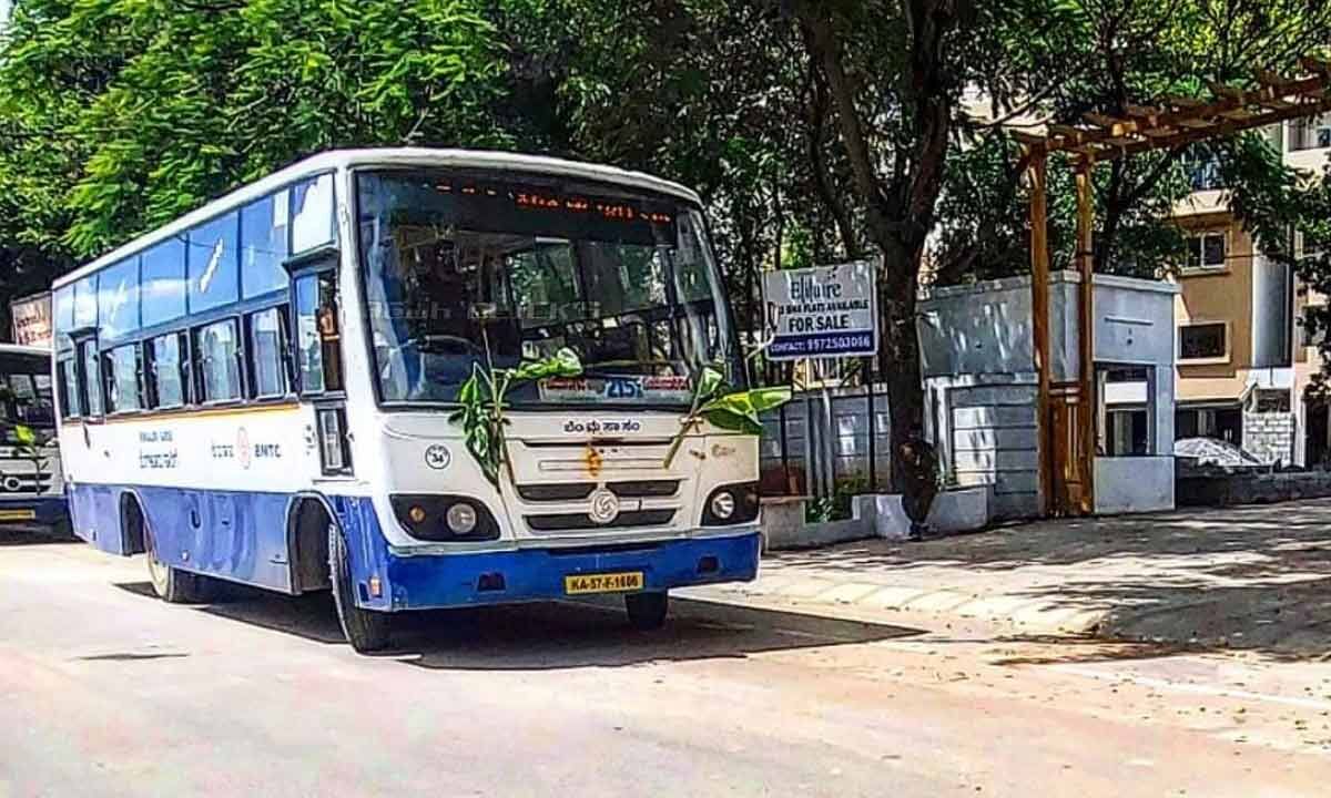 Bengaluru Traffic Overhaul BBMP Shifts 52 Problematic Bus Stops