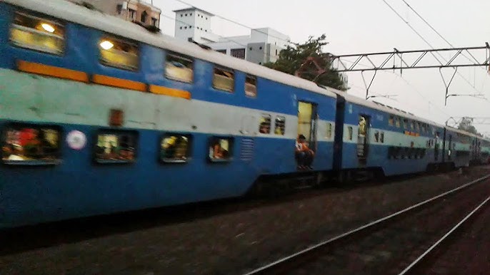 Mumbai’s Non-AC Double-Decker Trains Phased Out by 5th January
