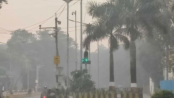 Clear Skies and Moderate AQI Expected in Mumbai Today