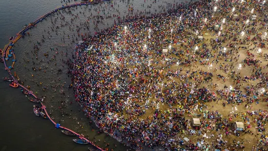 1,200 Devotees from Mumbai Depart for Prayagraj in VHP's Special Mahakumbh Train