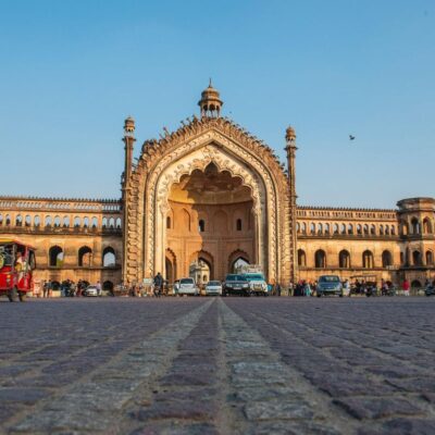 Tourism Minister Urges Urgent Action to Complete Infrastructure Projects in Lucknow