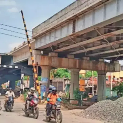 Chennai Pallikaranai road chaos worsens due to stalled project